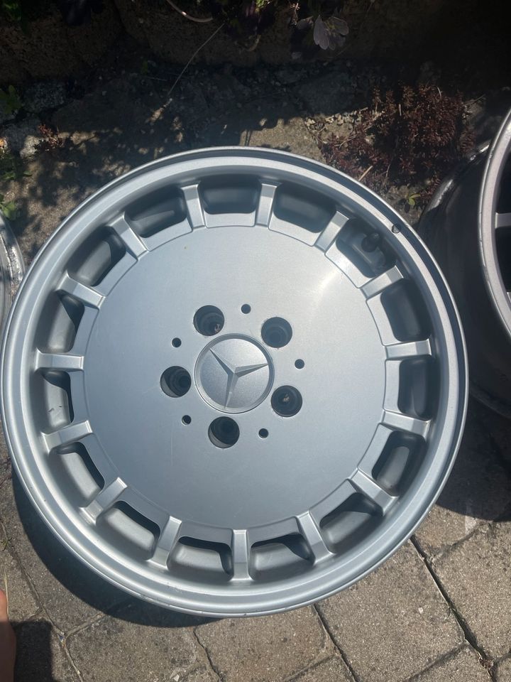 5x Mercedes Gullideckel Felgen Alufelgen 8x 16 Zoll et34 r129 sl in Donauwörth