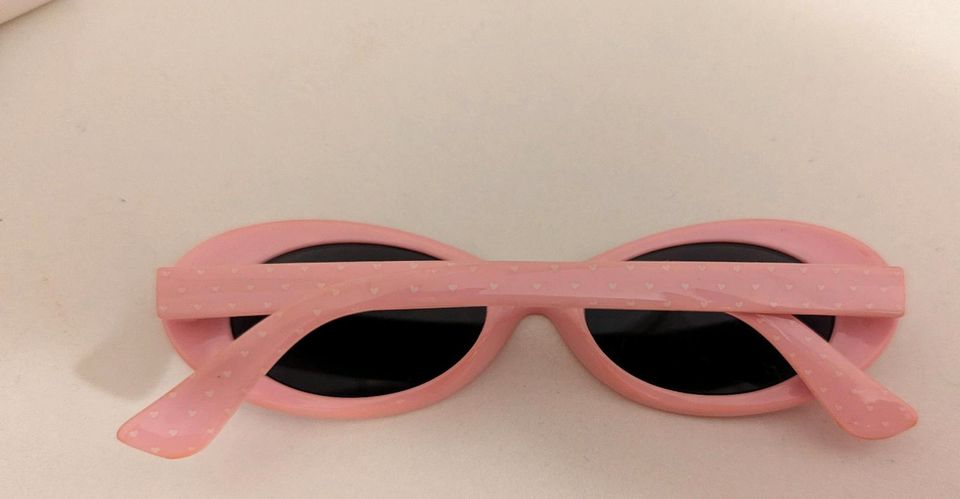Mädchen Sonnenbrille rosa Kirschmotive in Köthen (Anhalt)