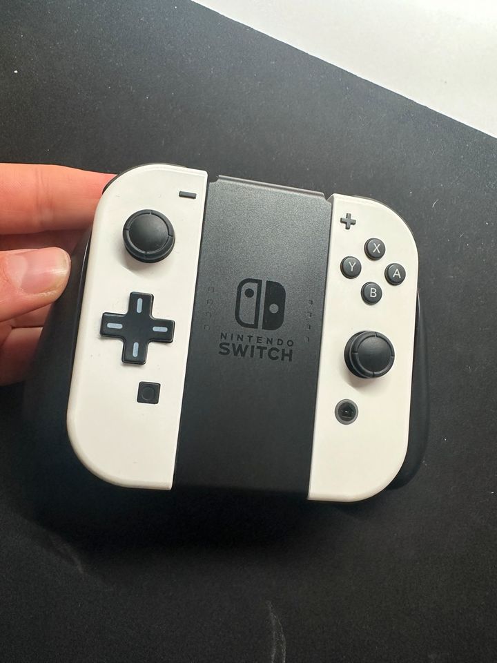 Nintendo Switch Zubehör Controller Joy Con, Dock, Ladekabel etc. in Lünen