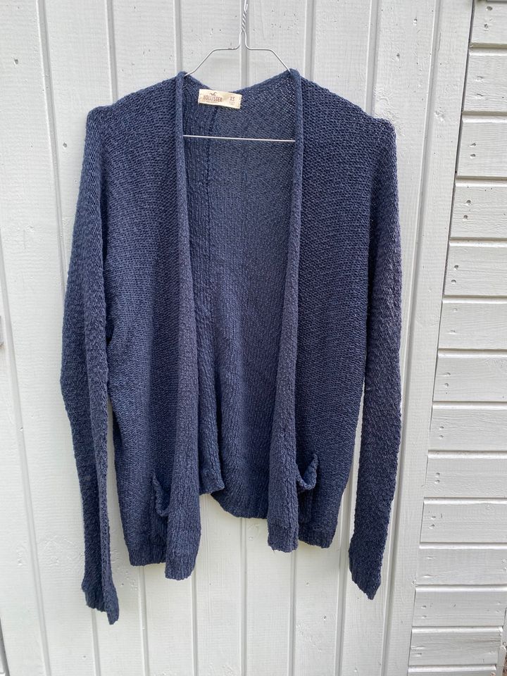 Strickjacke dunkelblau XS marineblau Cardigan Strick Hollister in Saarbrücken