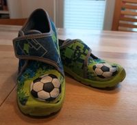 Hausschuhe Kindergartenschuhe 29 mit Fußballmotiv Hessen - Hünfelden Vorschau