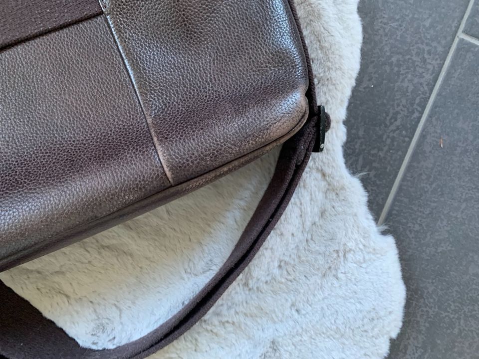 Piquadro Laptoptasche Echtleder Braun in Limburg