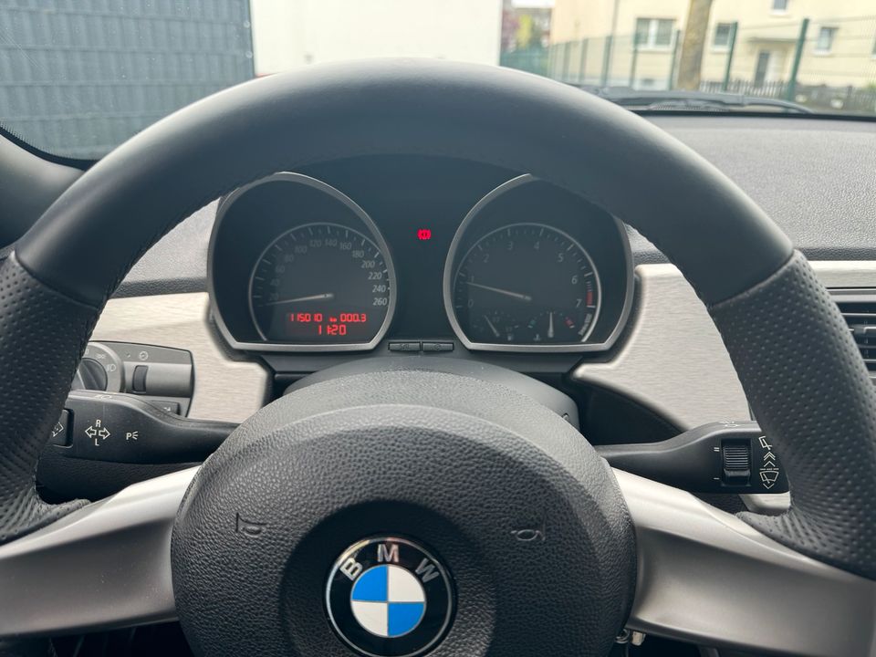 BMW Z4 E85 2,5i 6 Zyl. M54 Roadster *Sehr guter Zustand* in Leverkusen