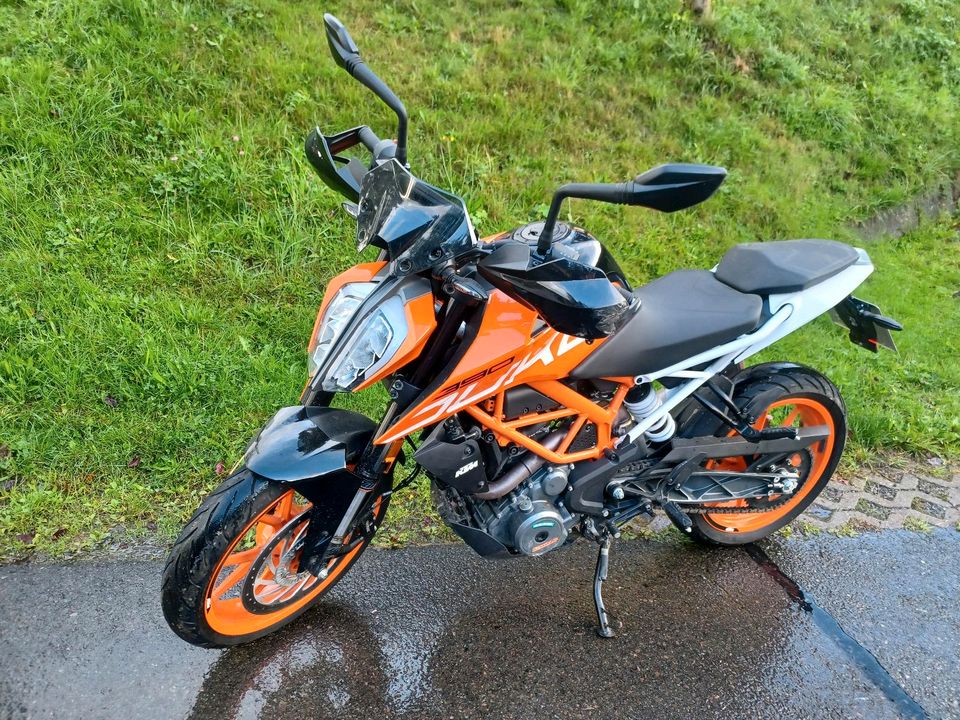 KTM Duke 390, neuwertiger Zustand, Tüv neu, A2 in Mulda