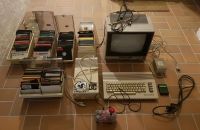 Nur Setverkauf - Commodore C64 mit Monitor und 550 Disketten Sachsen-Anhalt - Halberstadt Vorschau