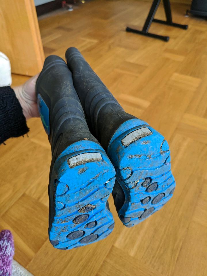 24 25 Gummistiefel blau Hai junge impidimpi in Bremen