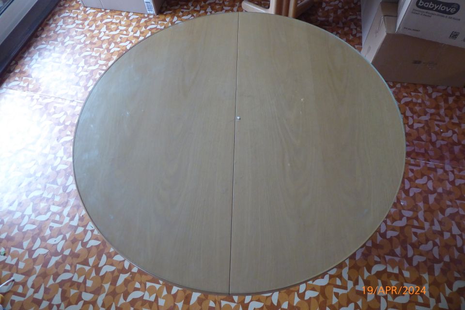 runder / ovaler Tisch Durchmesser 95,5 cm  ausgeklappt 135,5 cm in Zwickau