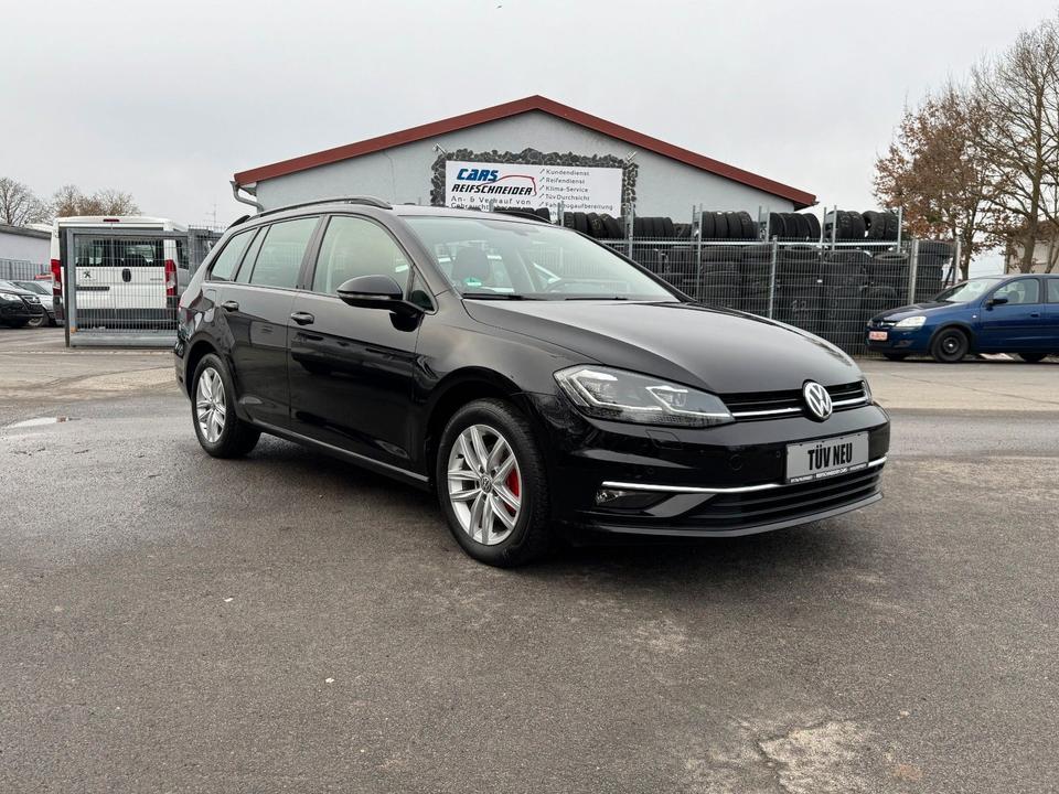 Volkswagen Golf VII Variant*Highline*1 Hand*Navi*DSG*LED* in Schweinfurt