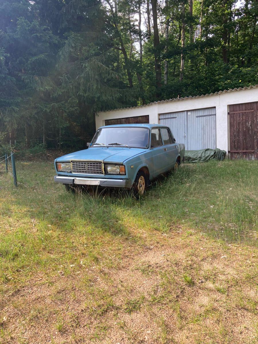 Abbildung des Autos Lada 2107