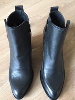 Stiefelette mit Blockabsatz von Sacha, Gr. 38 Nordrhein-Westfalen - Königswinter Vorschau