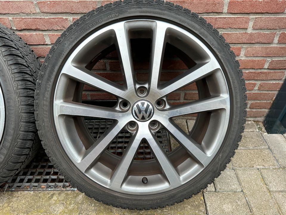 4x VW Charleston orig.18 Zoll Alufelgen mit Goodyear Winterreifen in Verl