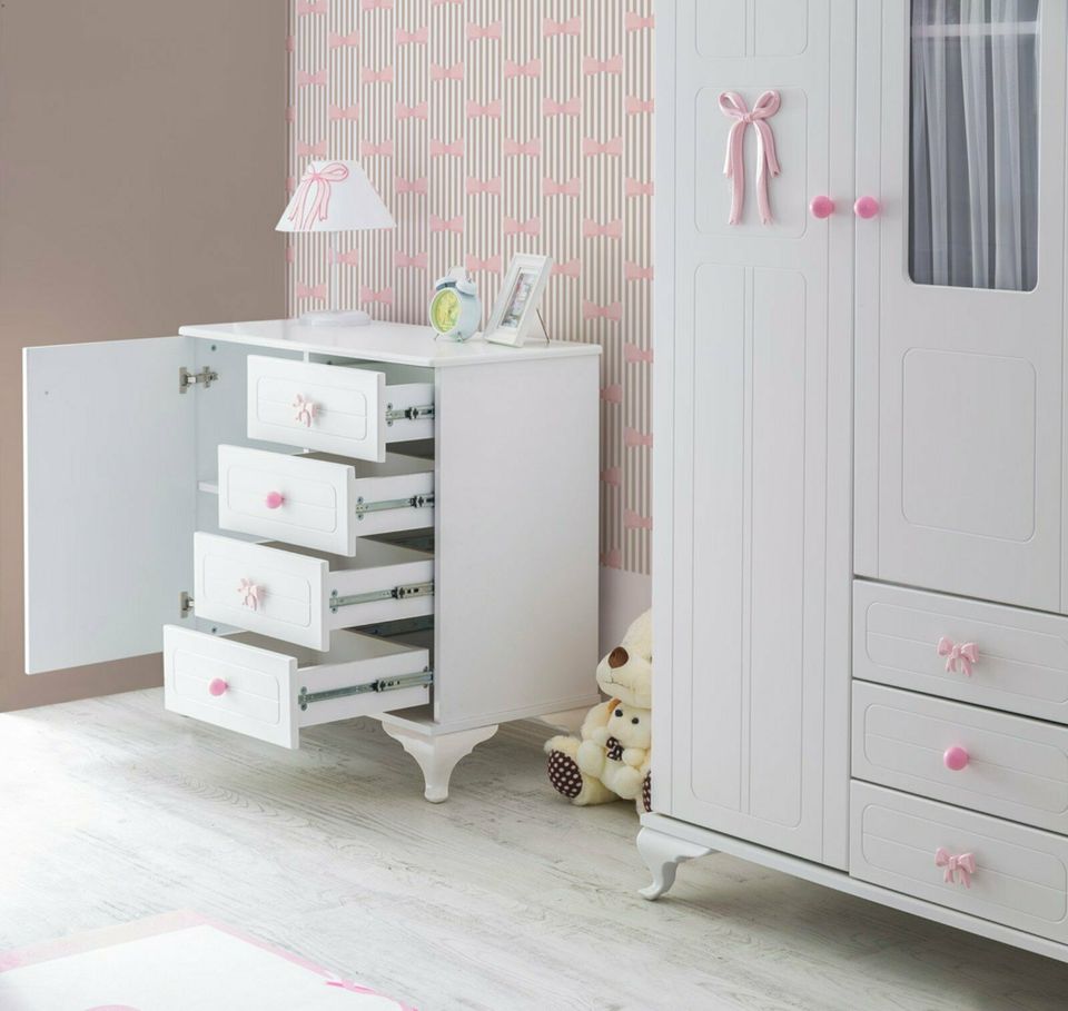 KUPON FIYONK Babyzimmer/Kleiderschrank/Bett/Kommode/Wiegefunktion in Glinde