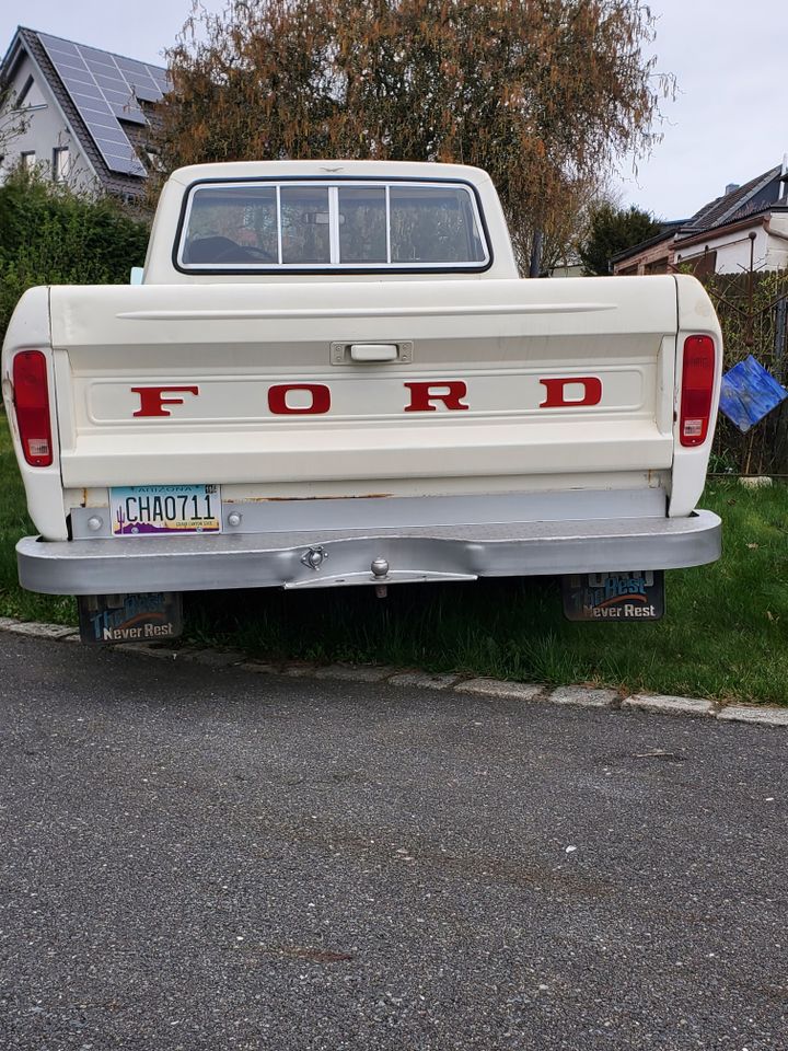 Ford F100 Pickup V8 in Reuth