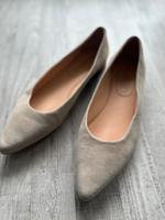 Ballerinas, Wildleder, Creme, Gr. 40, super Zustand Düsseldorf - Lichtenbroich Vorschau