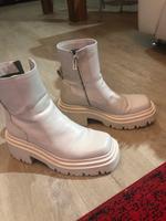 Zara Damen Stiefel Stiefeletten Plateau Damen Boots Gr.38 Bayern - Lochhausen Vorschau