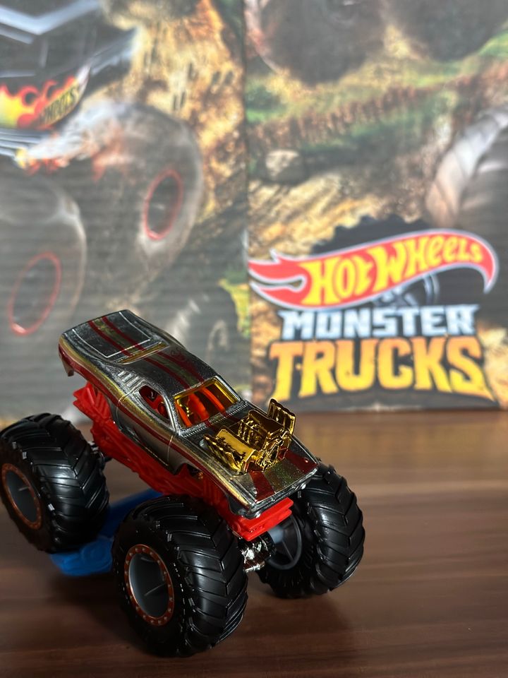 Hot Wheels Monster Trucks RODGER DODGER Gelb Comic Version NEU in Uedem