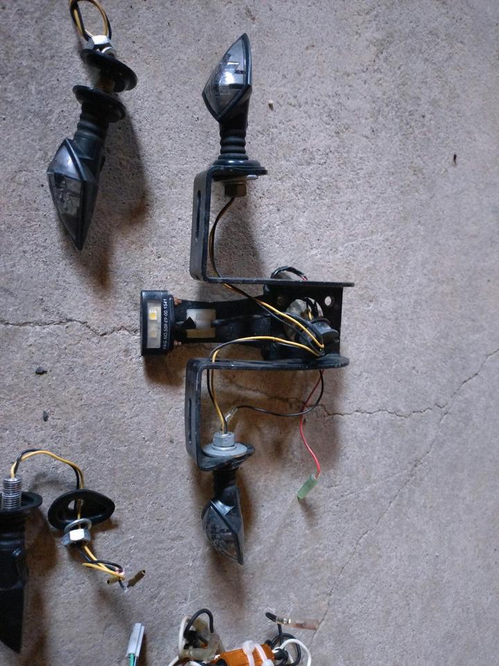 Miniblinker Set LED incl. Kennzeichen Halter R&G Yamaha R6 rj15 in Unterstadion