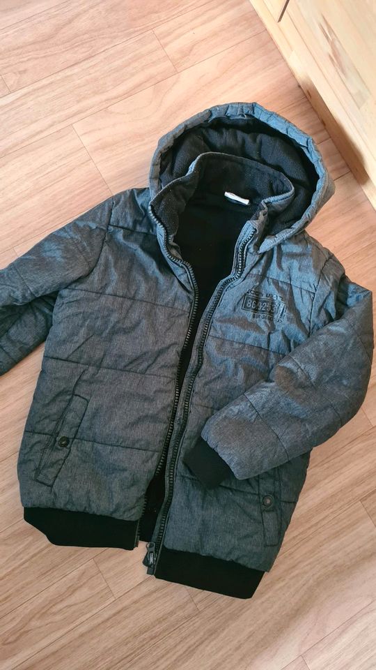 Winterjacke warm grau von Yigga Gr. 152 in Leipzig