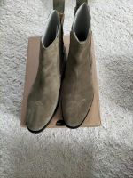 UGG Boots Gr. Gr 8,5 Neu und ungetragen Berlin - Neukölln Vorschau