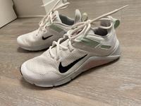 Nike Legend Essentials W Sportschuhe Essen - Essen-Ruhrhalbinsel Vorschau