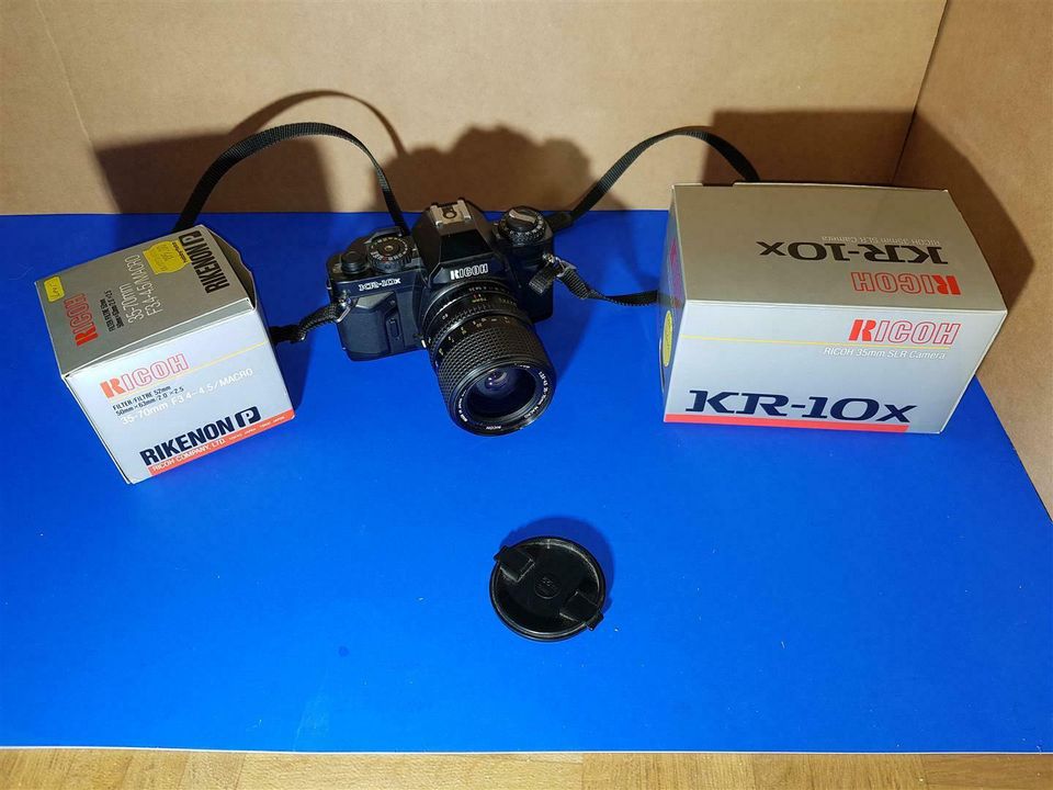 RICOH KR-10X mit Objektiv und Zubehör in Bad Wildungen