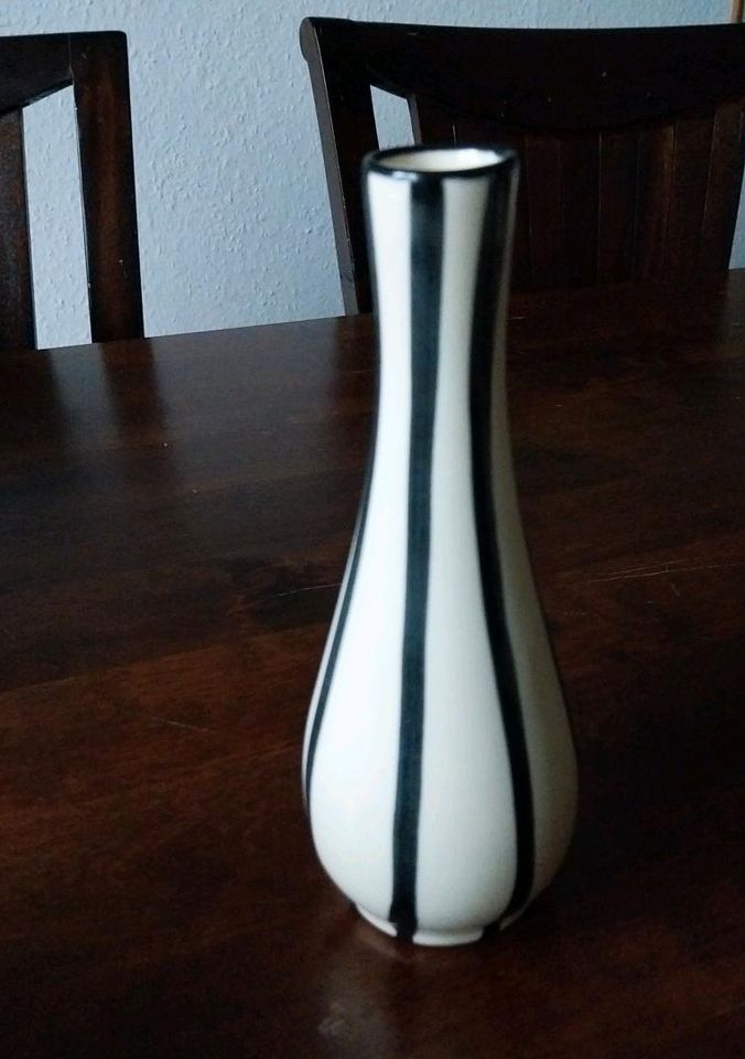 Schöne alte Vase Keramik Vintage 1950er schwarzweiß in Wilhelmshaven