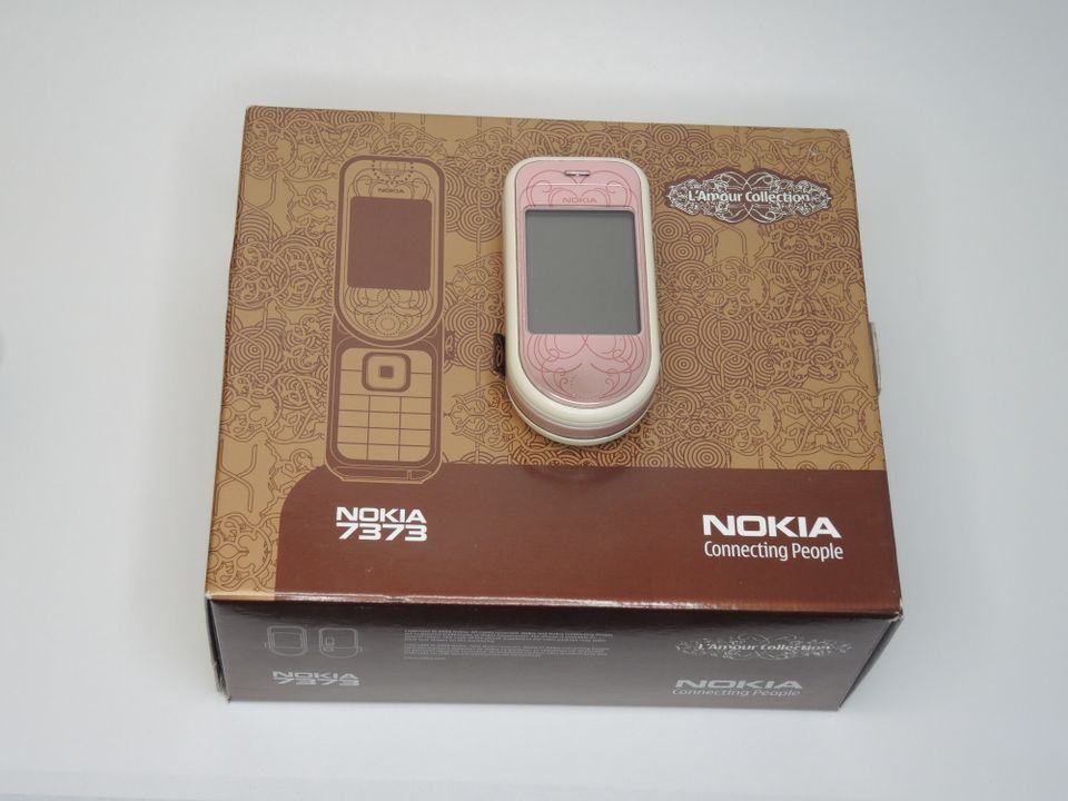 Nokia 7373 Pink Edition in Berlin