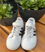 Adidas Sneaker Gr. 32 weiß Turnschuhe Halbschuhe Baden-Württemberg - Schrozberg Vorschau