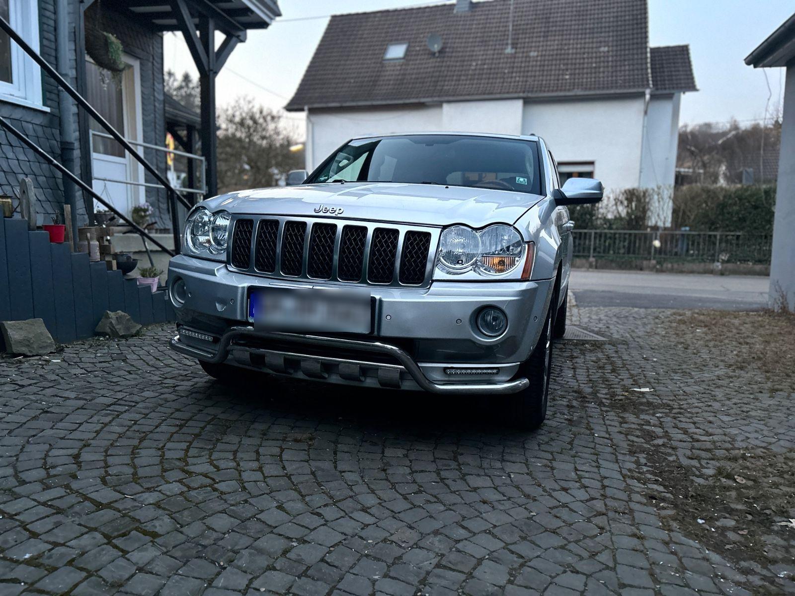 Abbildung des Autos Jeep Grand Cherokee Over…