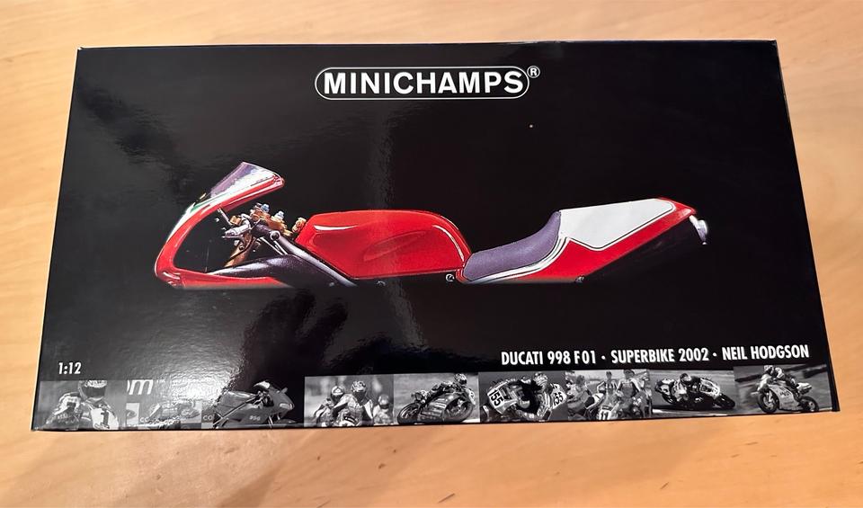 Ducati 998 F01 Superbike 2002 Neil Hodgson Minichamps 1:12 Ducati 998 F01 Superbike 2002 Neil Hodgson Minichamps 1:12