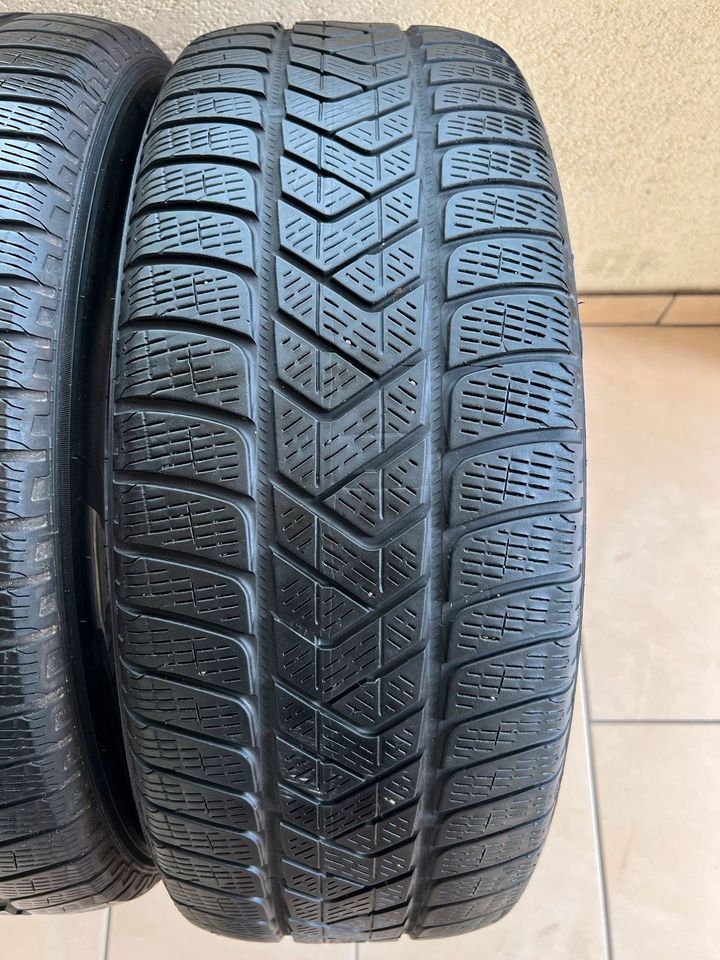 2x 235 60 R18 107H Winterreifen Pirelli 4mm DOT:3018 NP: 236€ in Meschede