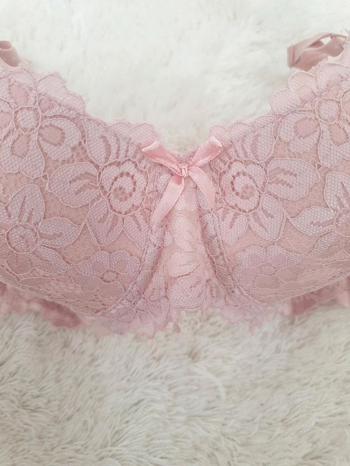 *NEU ohne Etiketten* 75 C ~ 2 süße BHs schwarz und rose in Sindelfingen