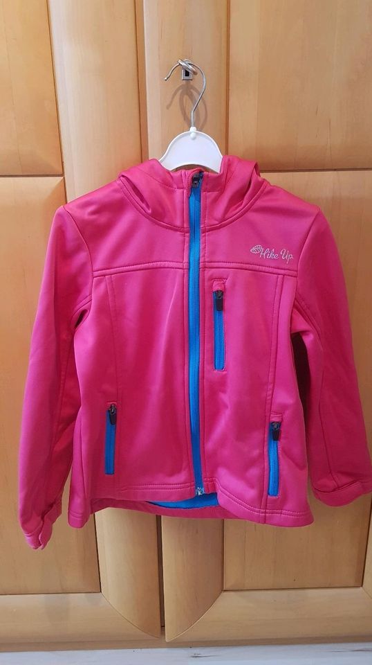 Softshell Jacke Gr. 122/128 in Vaihingen an der Enz