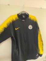 Manchester City Nike Trainingsjacke Bayern - Augsburg Vorschau