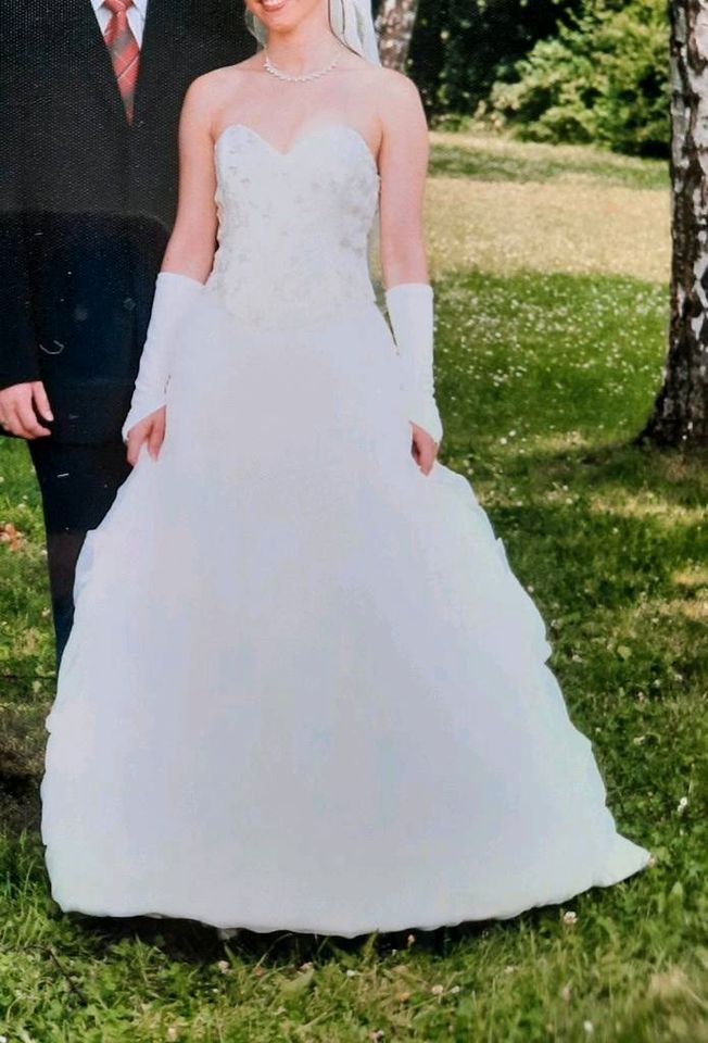 Brautkleid Gr.34 Prinzessinnenkleid u.Zubehör in Schwarzach