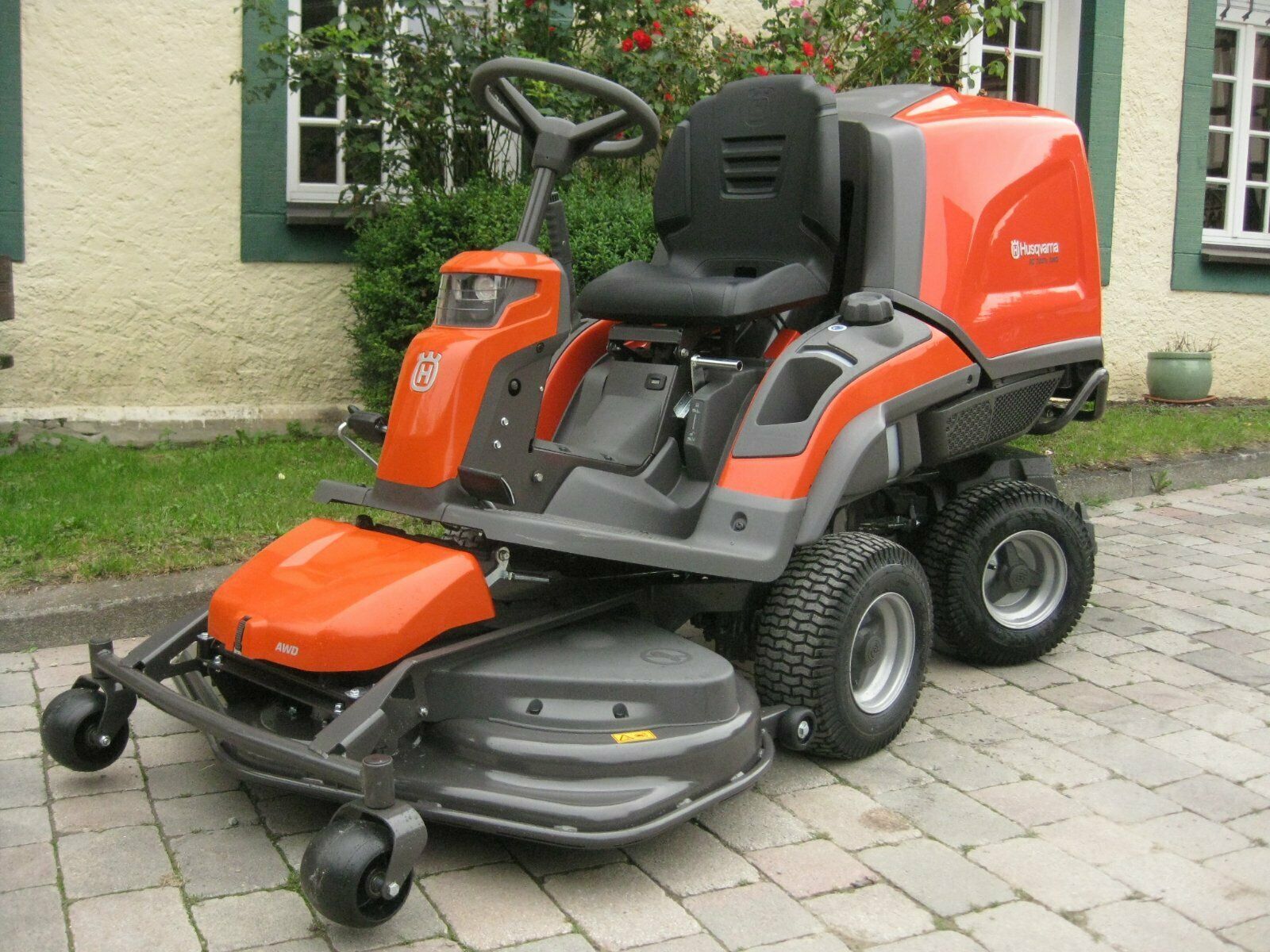 NEU Husqvarna Rider RC320Ts AWD Aufsitzmäher Fangkorb Frontmäher in