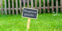 Junges Ehepaar sucht kleines Baugrundstück! Bayern - Erkheim Vorschau