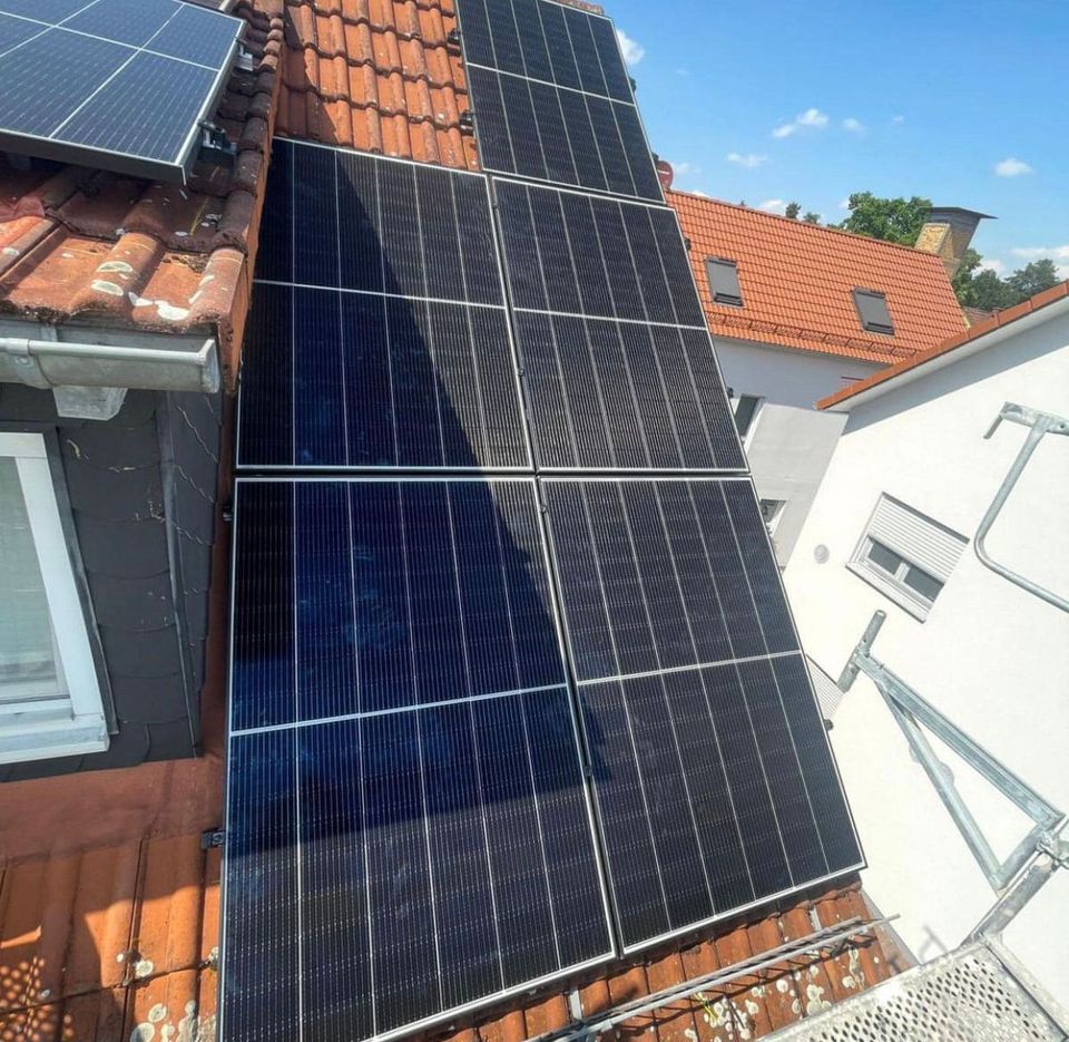 Komplettmontage Photovoltaik PV vom regionalen Elektrobetrieb in Mainz