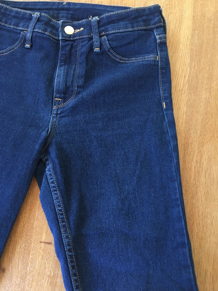 Jeans H&M, Größe 26, dunkelblau, neuwertig ⭐️ in Karlsruhe