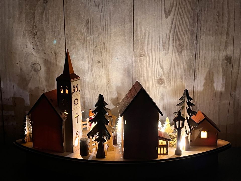 + LED Weihnacht’s Winter Dorf + Batterie & Doppel Timer + Neu + in Engelskirchen