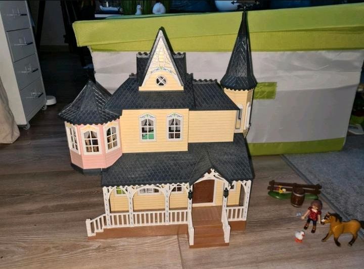 Grosses Playmobil Set Spirit, Wohnhaus, Stall, Pferdeboxen, .... in Altenbeken