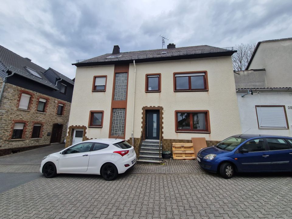 Erstbezug nach Sanierung: exklusives 190qm-Haus in Selters in Selters