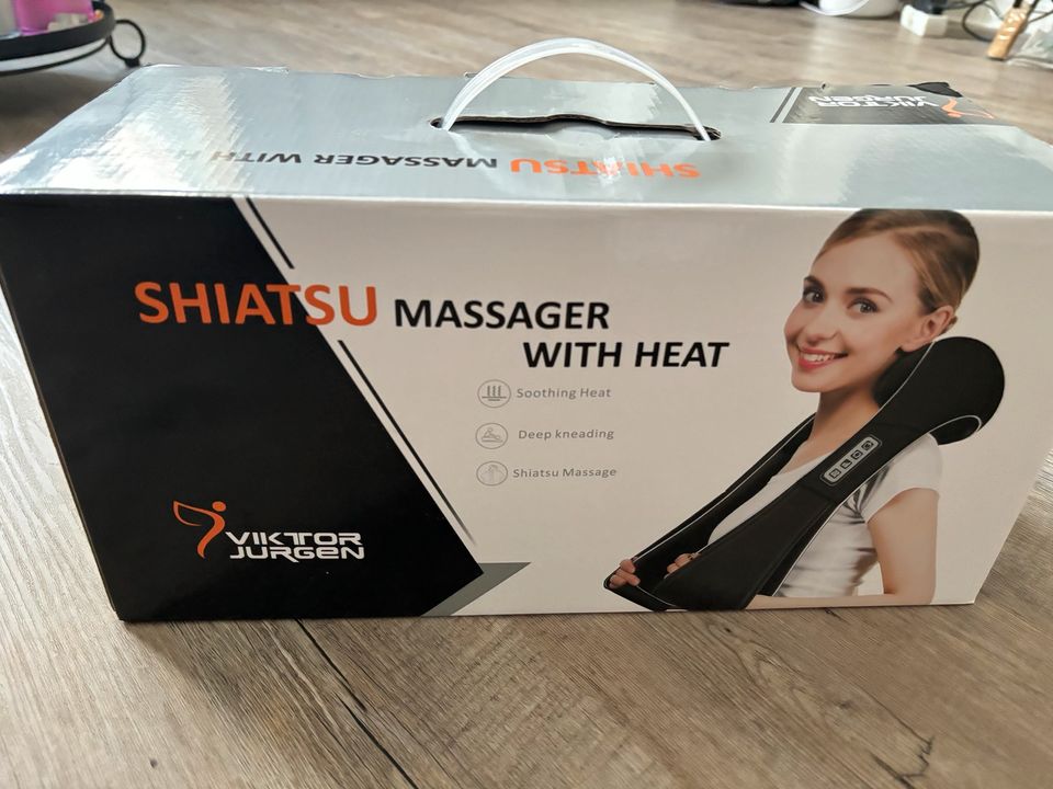 Shiatsu Massagegerät mit Wärmefunktion Viktor Jurgen Massager NEU in Berlin