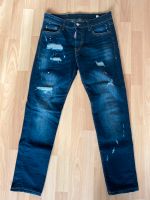 Dsquared2 jeans mit Farbflecken und rissen Löchern Nordrhein-Westfalen - Krefeld Vorschau