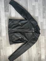 Schwarze Kunstlederjacke Niedersachsen - Garbsen Vorschau