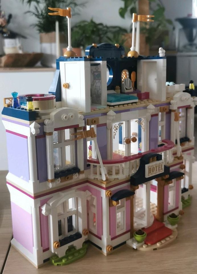 LEGO® Friends 41684 Heartlake City Hotel in Baesweiler