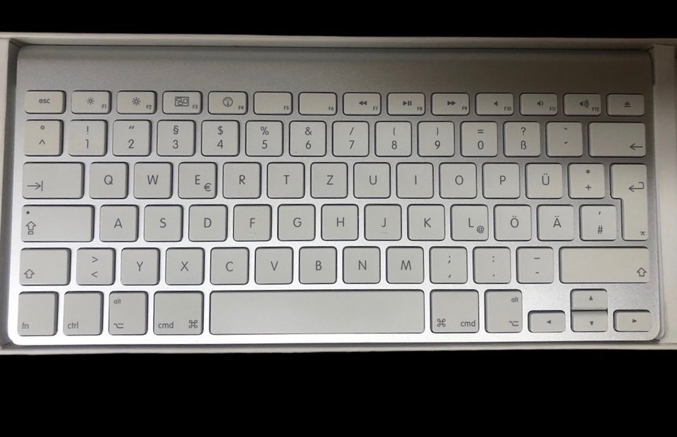 Apple Kabellose Bluetooth Deutsch Tastatur Silber A1314 QWERTZ Or in Essen