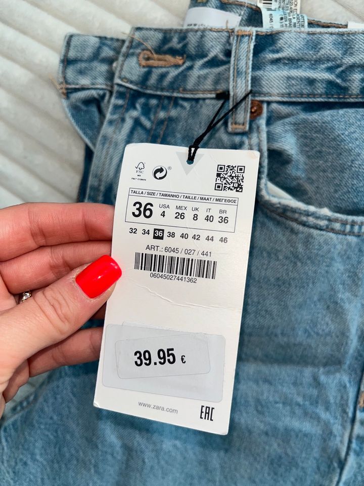 Neue ZARA Wide leg Jeans / hellblaue Blogger Jeans in München