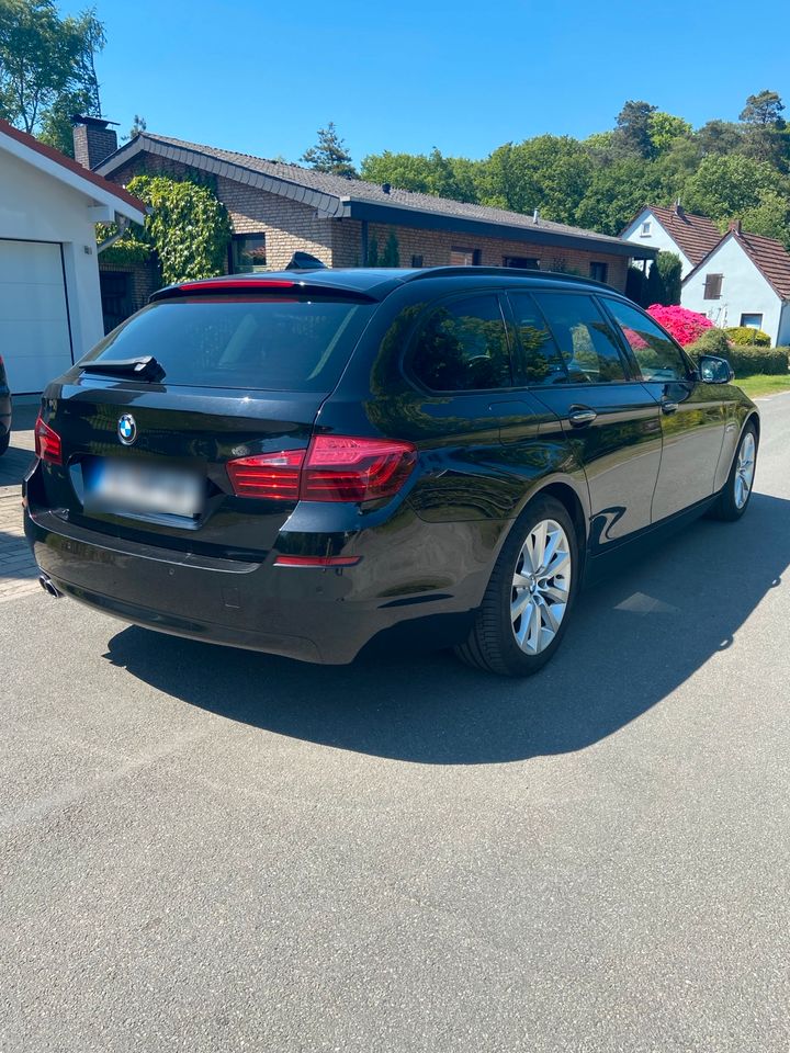 BMW F11  Hochglanz Shadow-Line in Ganderkesee