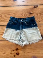 H&M Shorts Jeansshorts Coachella Gr. 32 Batik Optik Berlin - Charlottenburg Vorschau